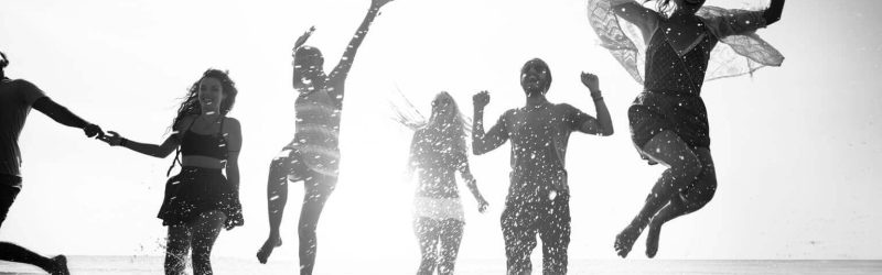 Sprung am Strand